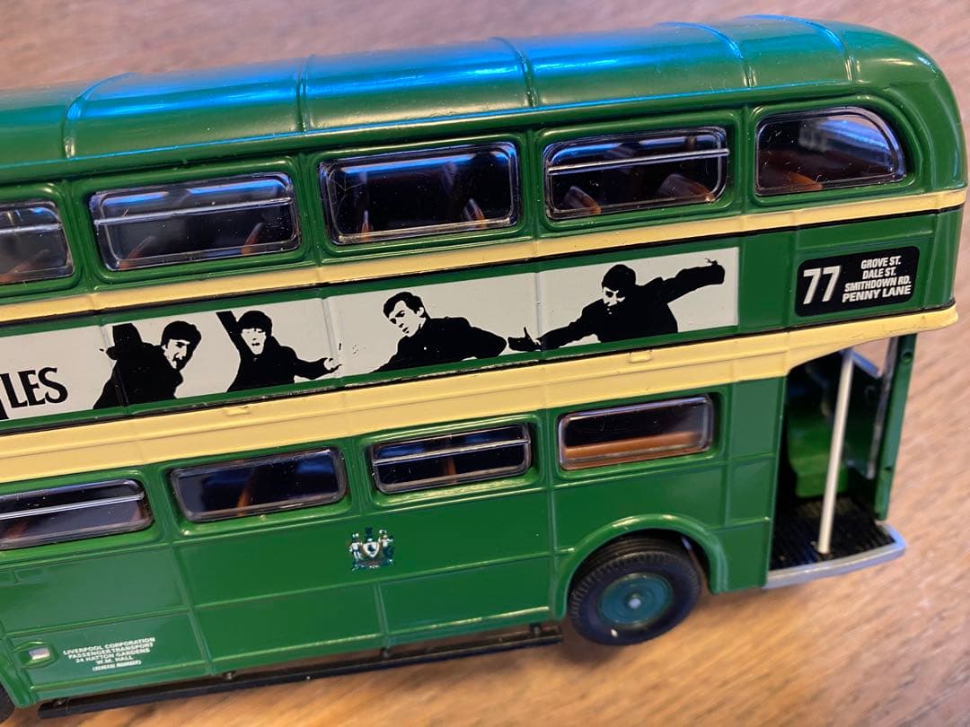 THE BEATLES COLLECTION ロンドンバス