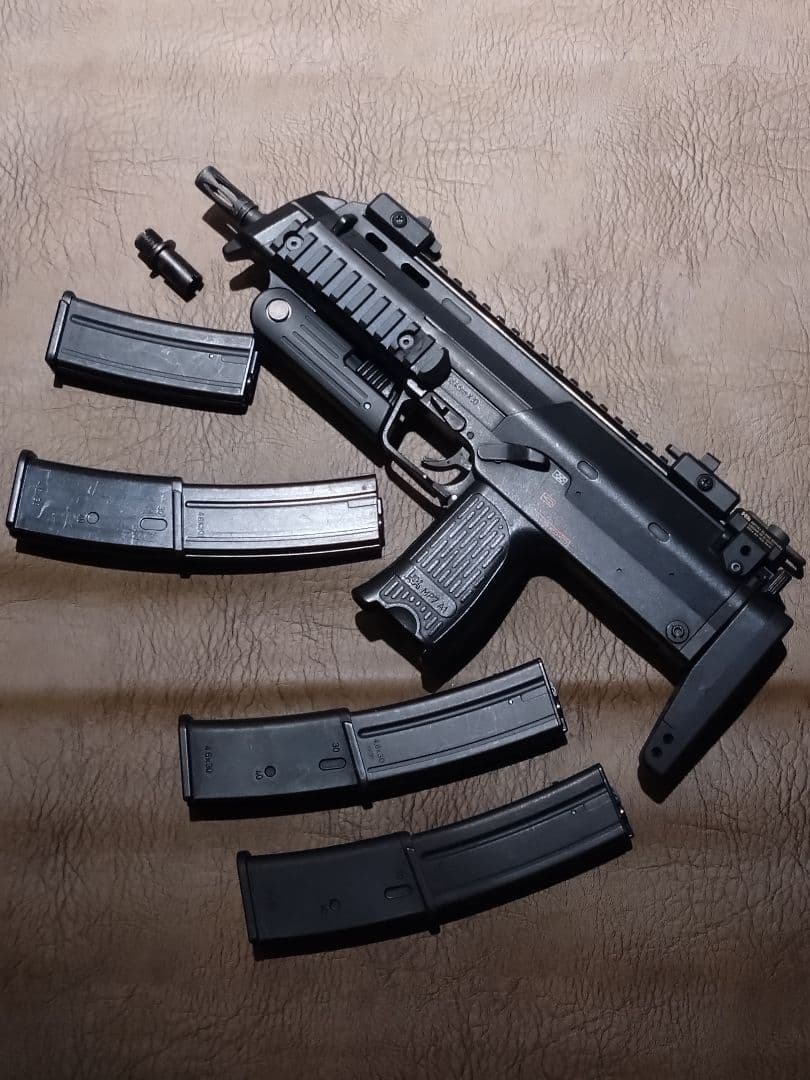 東京マルイ　コンパクト電動マシンガン　MP7A1 内部カスタム　バッテリー付