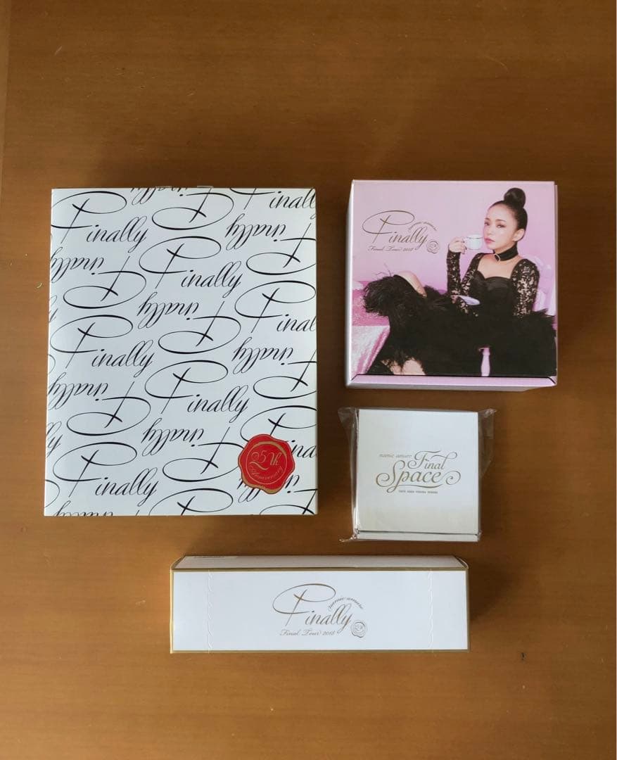 新品　安室奈美恵　プレート　お皿　マグカップ　ジップパック　セット　限定