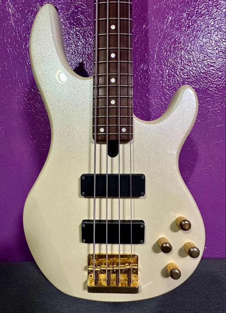 YAMAHA BB-G4S Pearl  White ベース