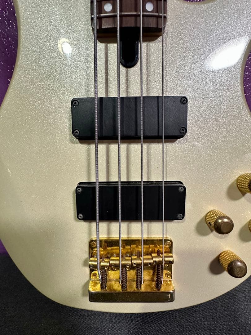 YAMAHA BB-G4S Pearl  White ベース