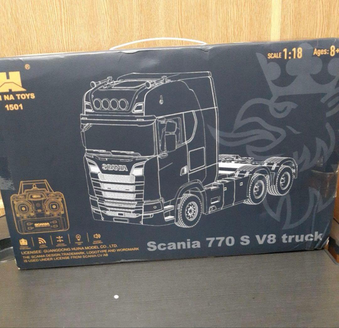 Scania 770 S V8 1\18 スケール　トラックとトレーラーセット