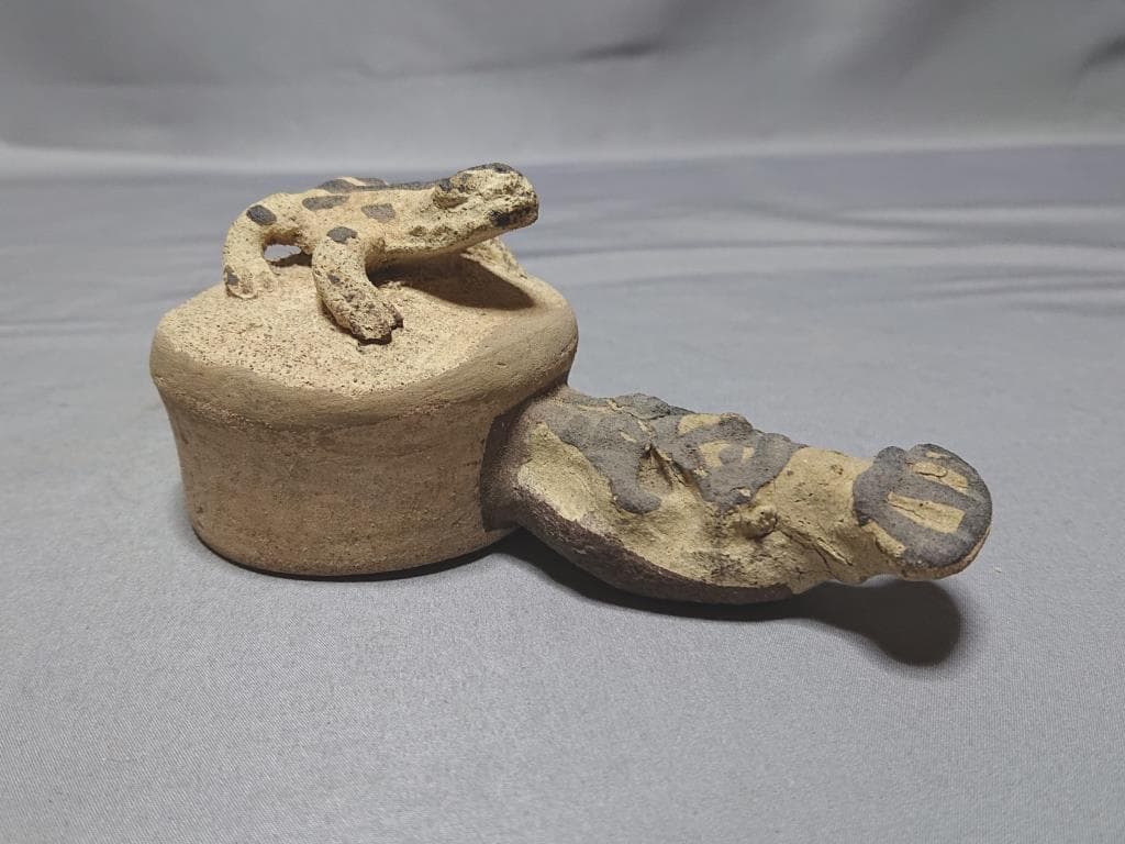 コレクター収集品 アンデス プレコロンビア チャンカイ文化 （蛙.人面）土偶