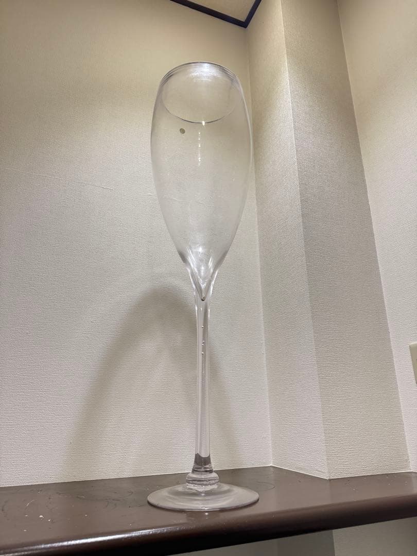 巨大シャンパングラス　店舗イベント　花瓶　インテリア　デカ盛りパーティー風水