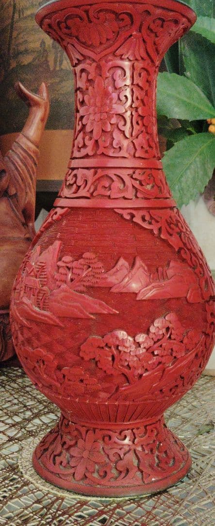 中国　剔紅　堆朱　内七宝　朱色赤花瓶　アンティーク　古美術品