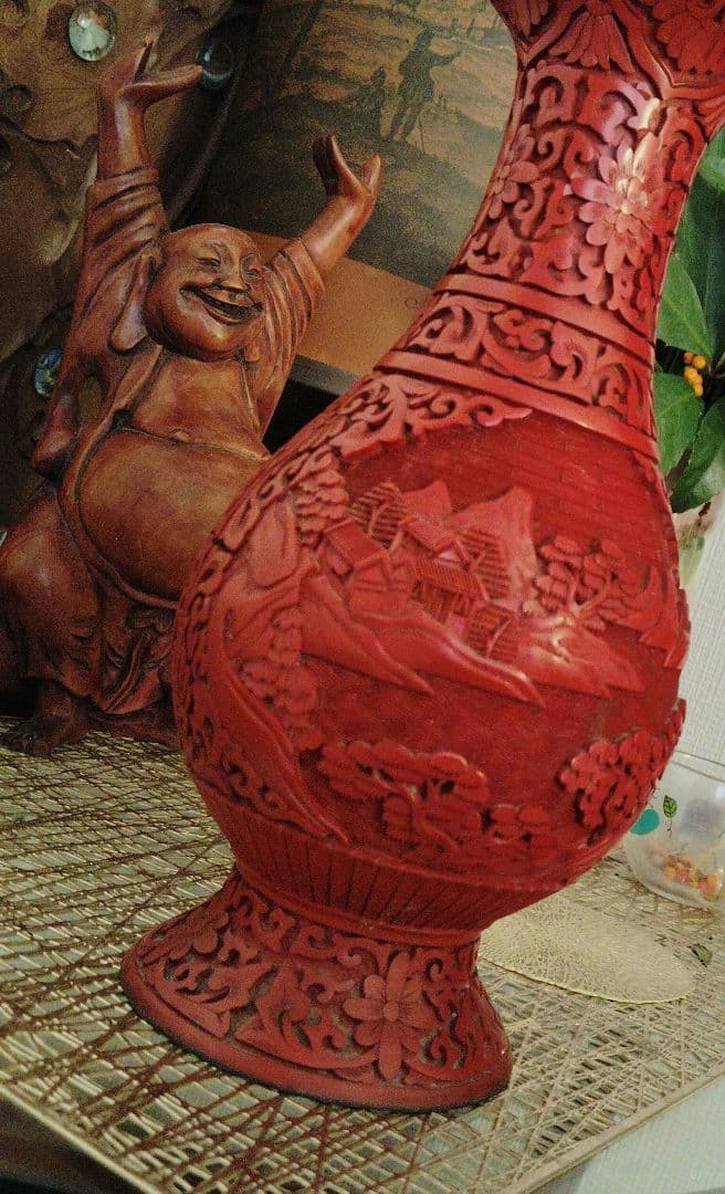 中国　剔紅　堆朱　内七宝　朱色赤花瓶　アンティーク　古美術品