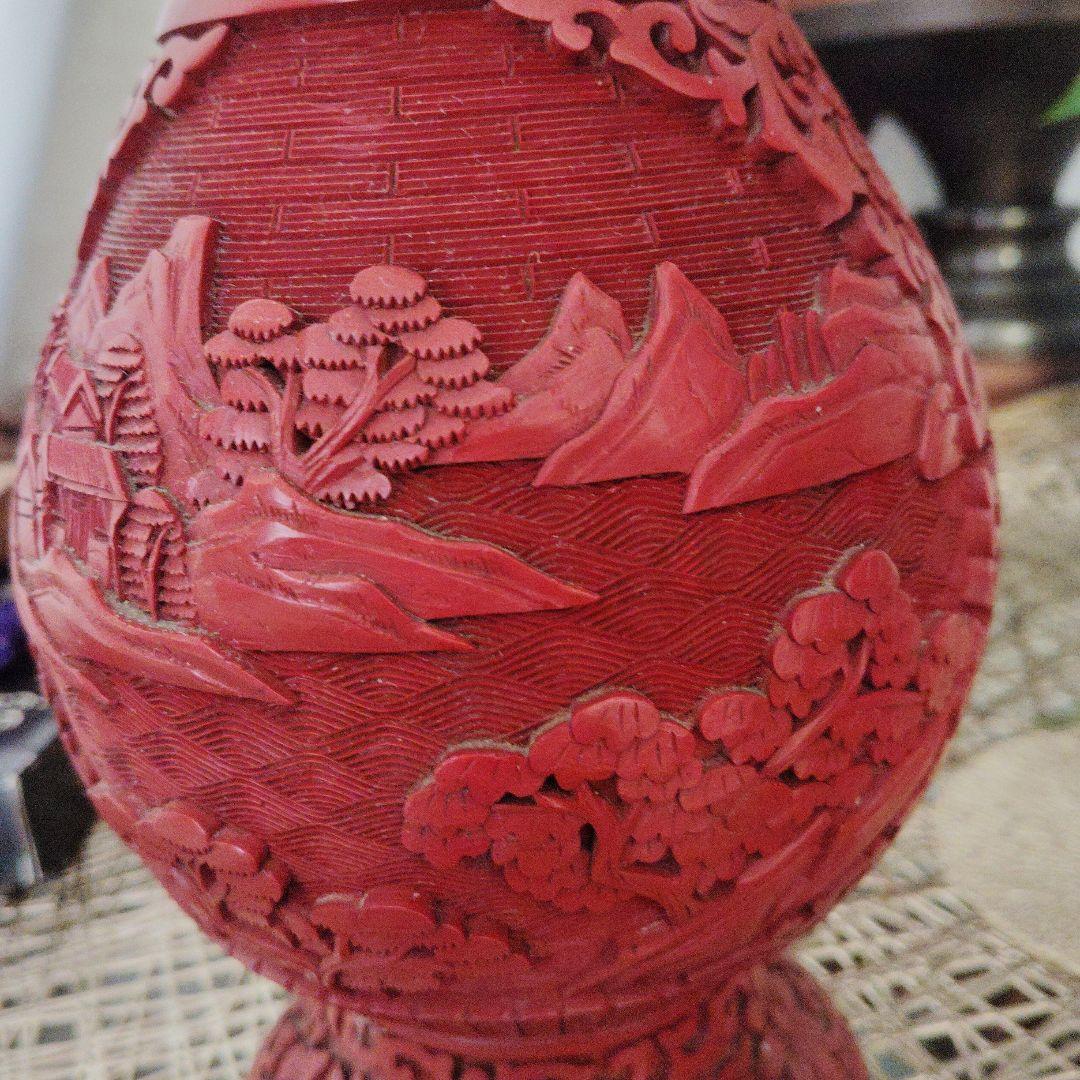 中国　剔紅　堆朱　内七宝　朱色赤花瓶　アンティーク　古美術品