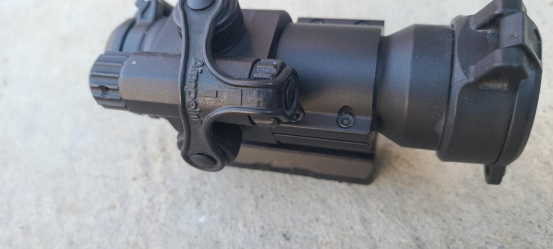 実物　Aimpoint PRO