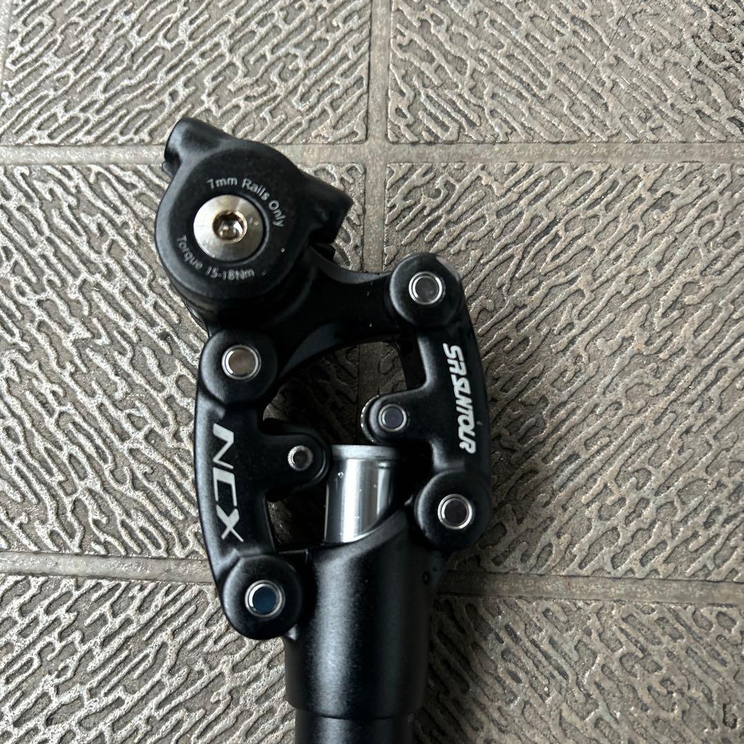 SR SUNTOUR NCX サドル　シートポスト　サスペンションシートポスト
