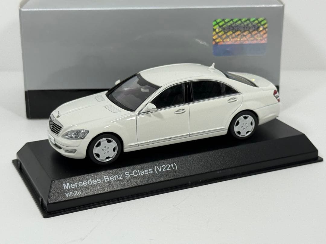 1/43 メルセデス ベンツ V221 Sクラス S600L ホワイト W221