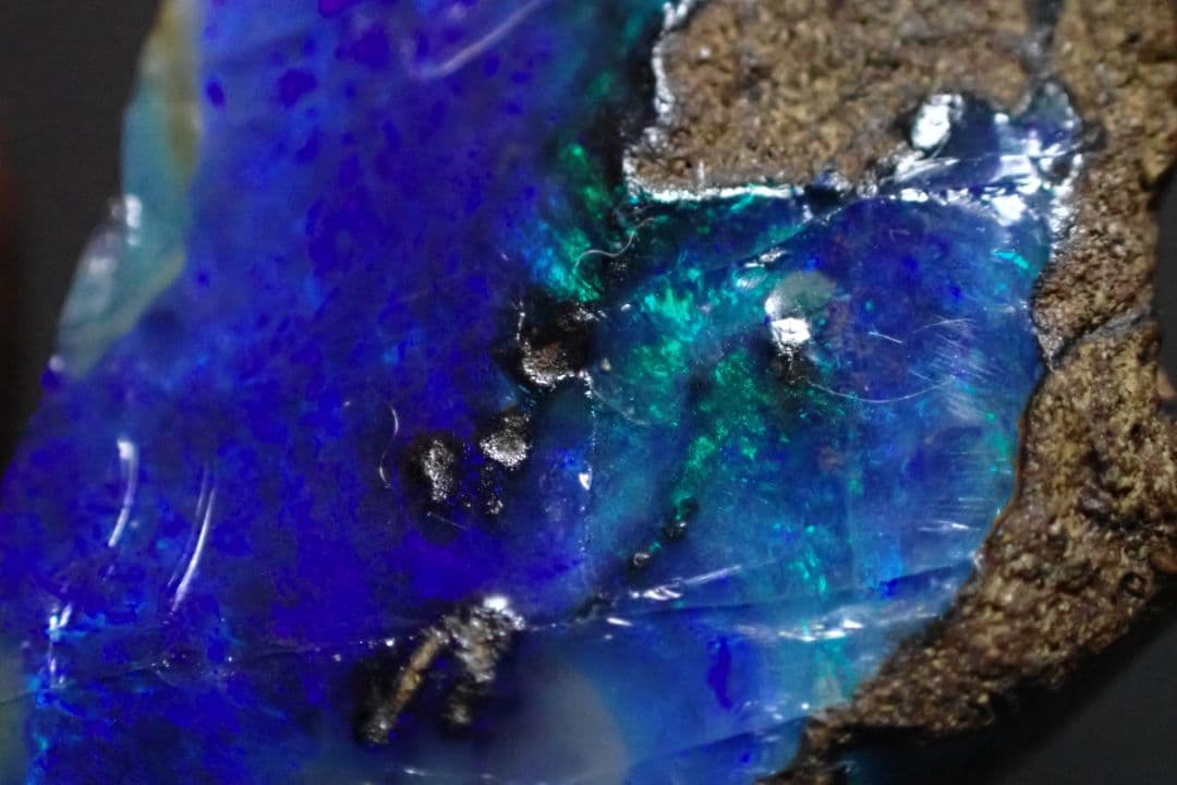 ボルダーオパール　オーストラリア　原石　③　送料無料