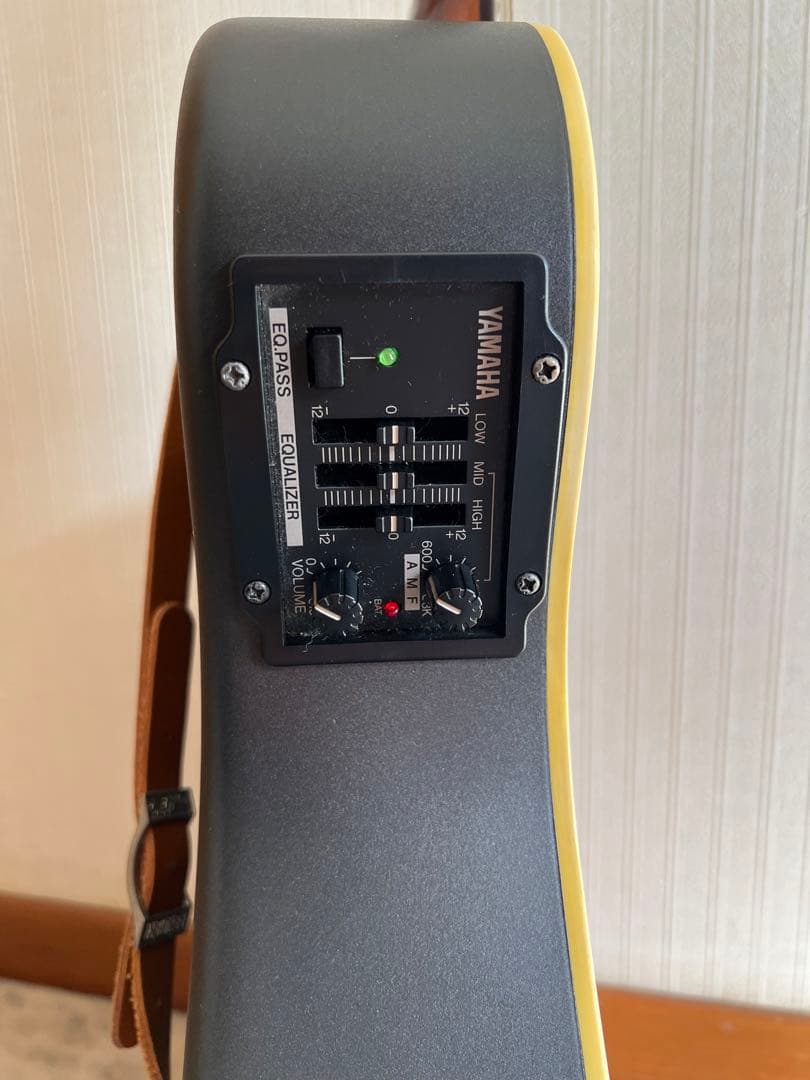 90's YAMAHA エレアコ　ヤマハ　ヴィンテージギター