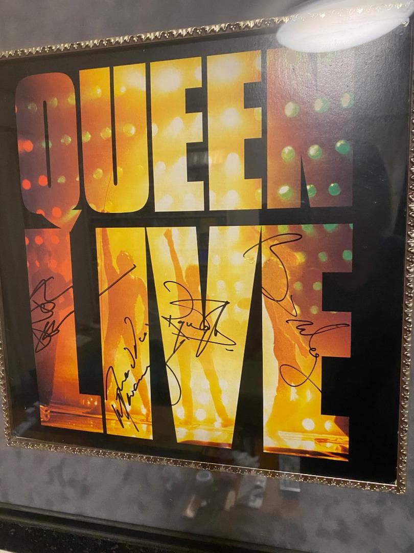 超貴重 Queen（本物サイン）1985年日本武道館来日時のサインと写真パネル！