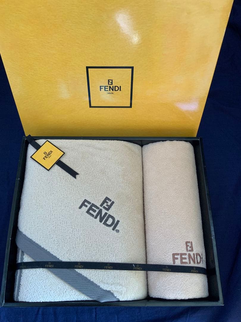 【新品・未使用品】FENDI タオルセット ベージュ