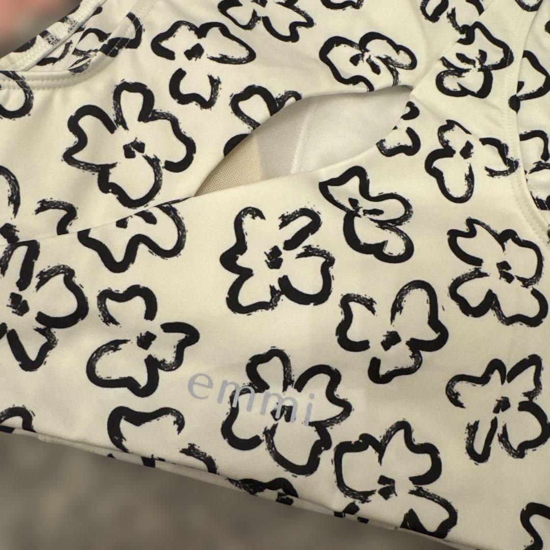 emmi yoga エミ ヨガウェア ブラ 花柄 新品未使用タグ付き