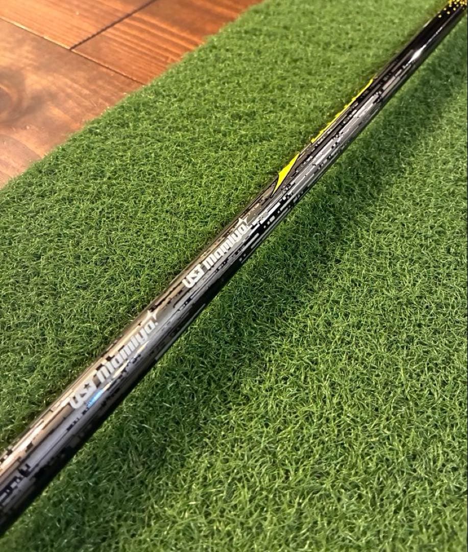 グリップ新品⭐️ATTAS 3⭐️テーラーメイド　ドライバー用シャフトシャフト