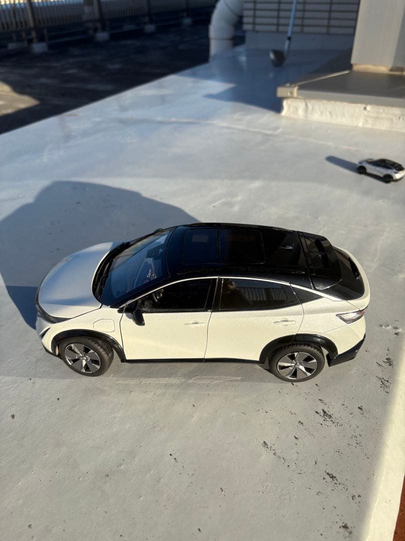 ミニカー 1/18 日産 ニッサン アリア ARIYA ホワイト　箱付