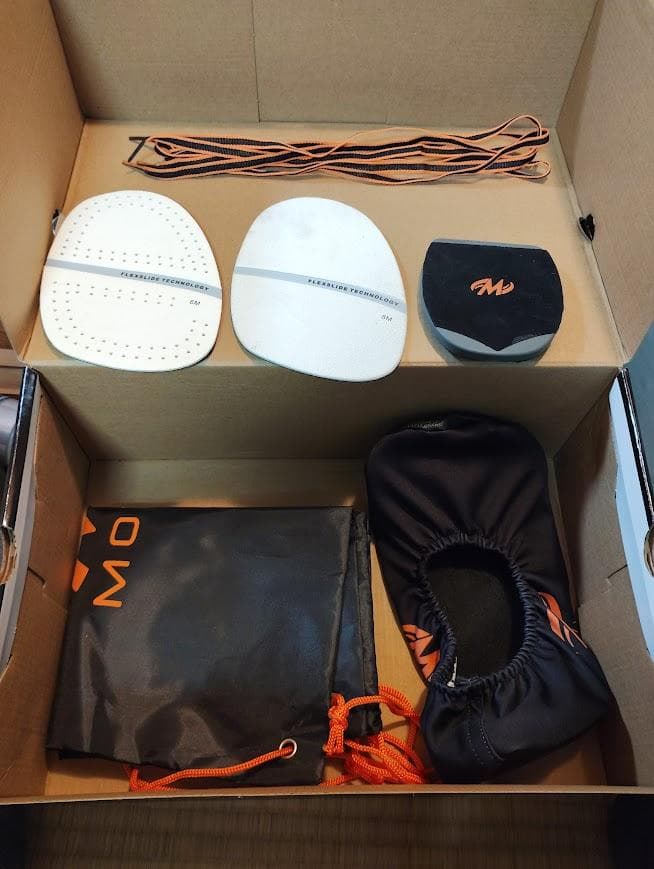 MOTIV ボウリングシューズ ブラック/オレンジ 28.0cm