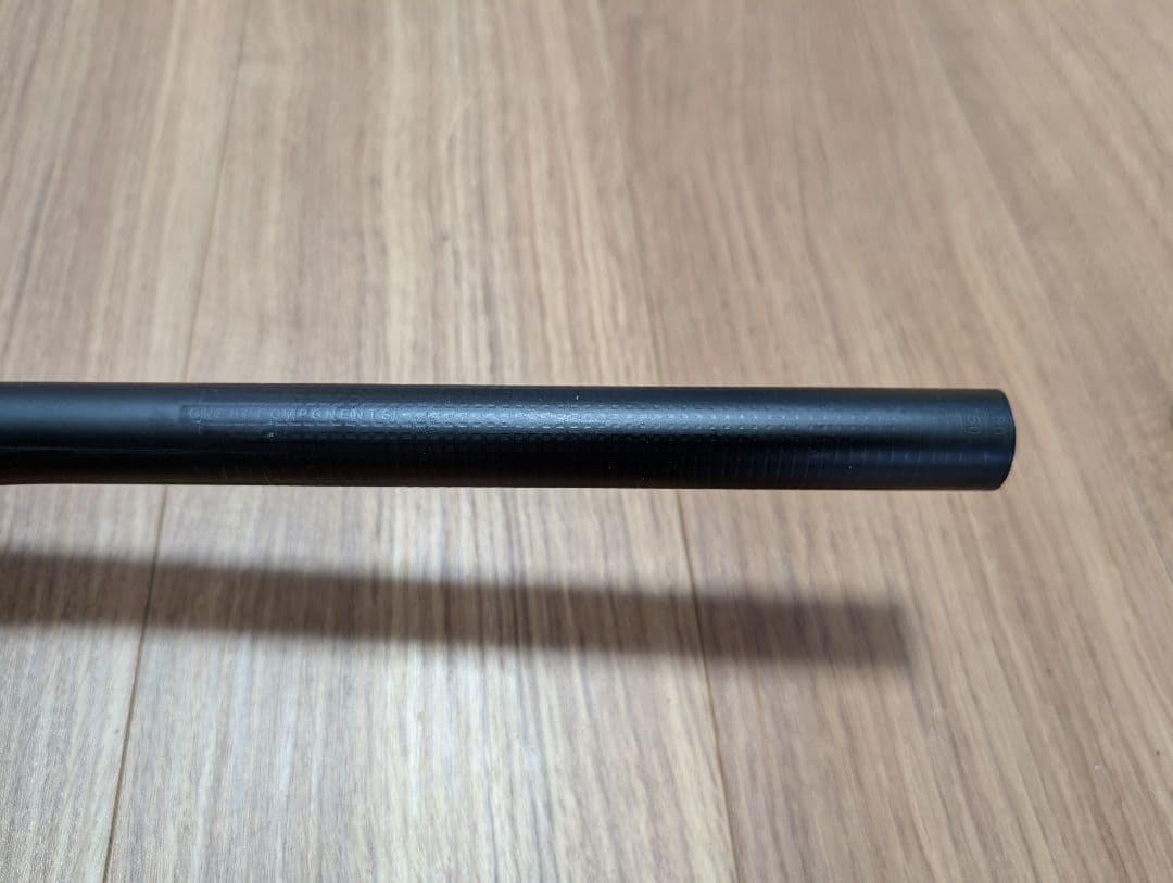 OneUp Carbon Handlebar 35mmライズ 760mm幅