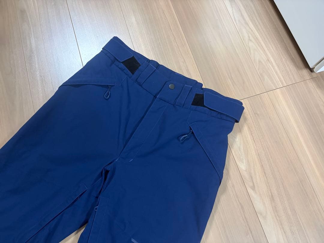 ★送料無料・超美品★お洒落　ゴールドウィン　スノーパンツ　スノーボード　スキー