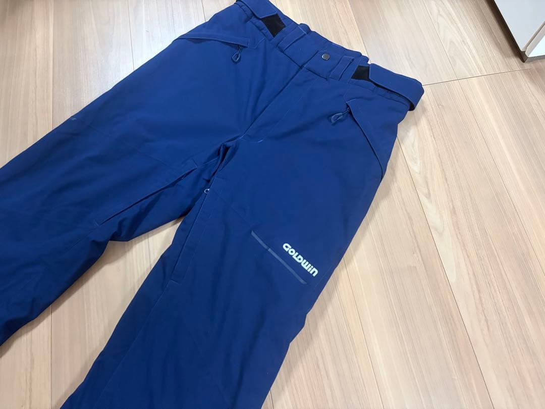 ★送料無料・超美品★お洒落　ゴールドウィン　スノーパンツ　スノーボード　スキー
