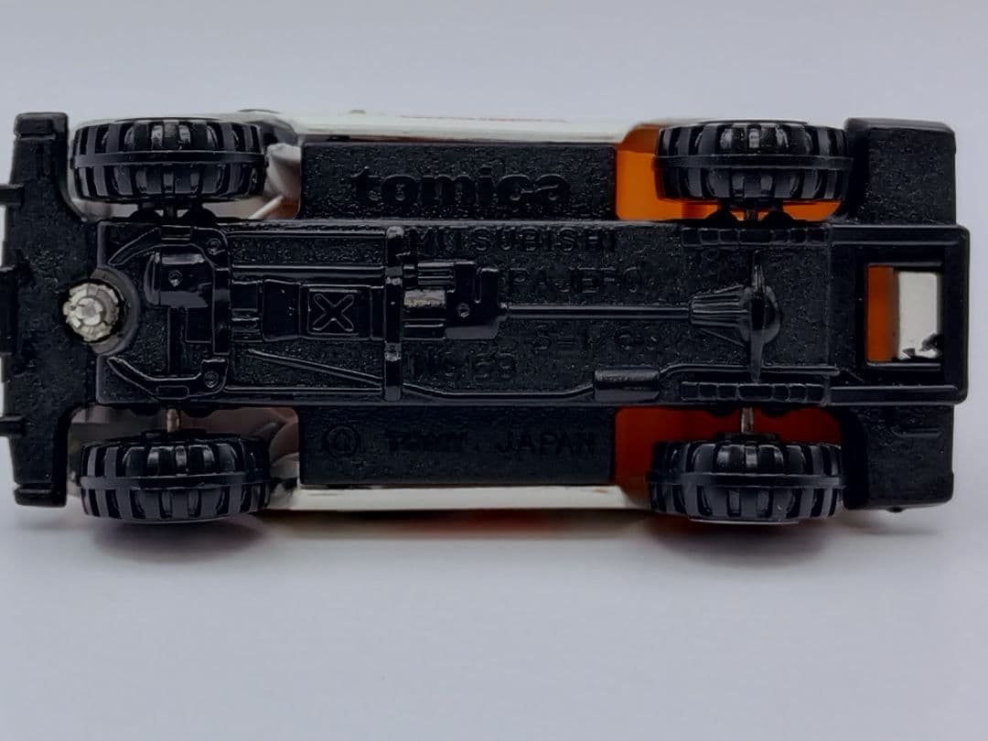 トミカ黒箱６９ 三菱パジェロ　Ｎｉｋｏｎ　三菱自販特注 Mitsubishi