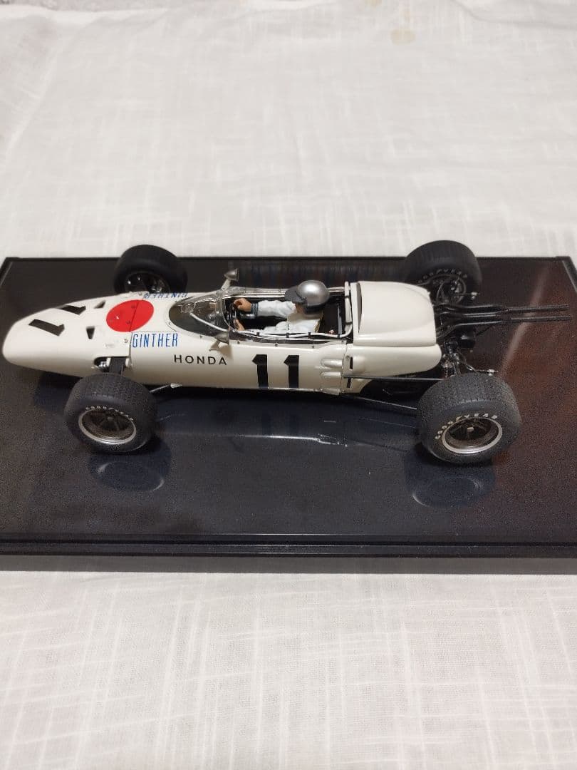 HONDARA272F1　Mexico GP1965 1/18ミニカー、雑誌付き