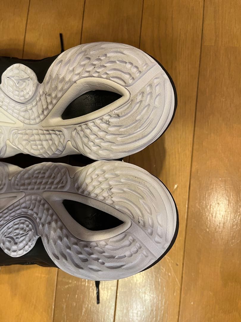 Mizuno バレーボールシューズ ウェーブモーメンタム3 26.5cmブラック