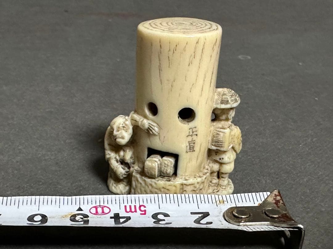 極上　根付　奈良 大仏柱 煙草 大彫刻 置物　細密細工　骨董　アンティーク在銘
