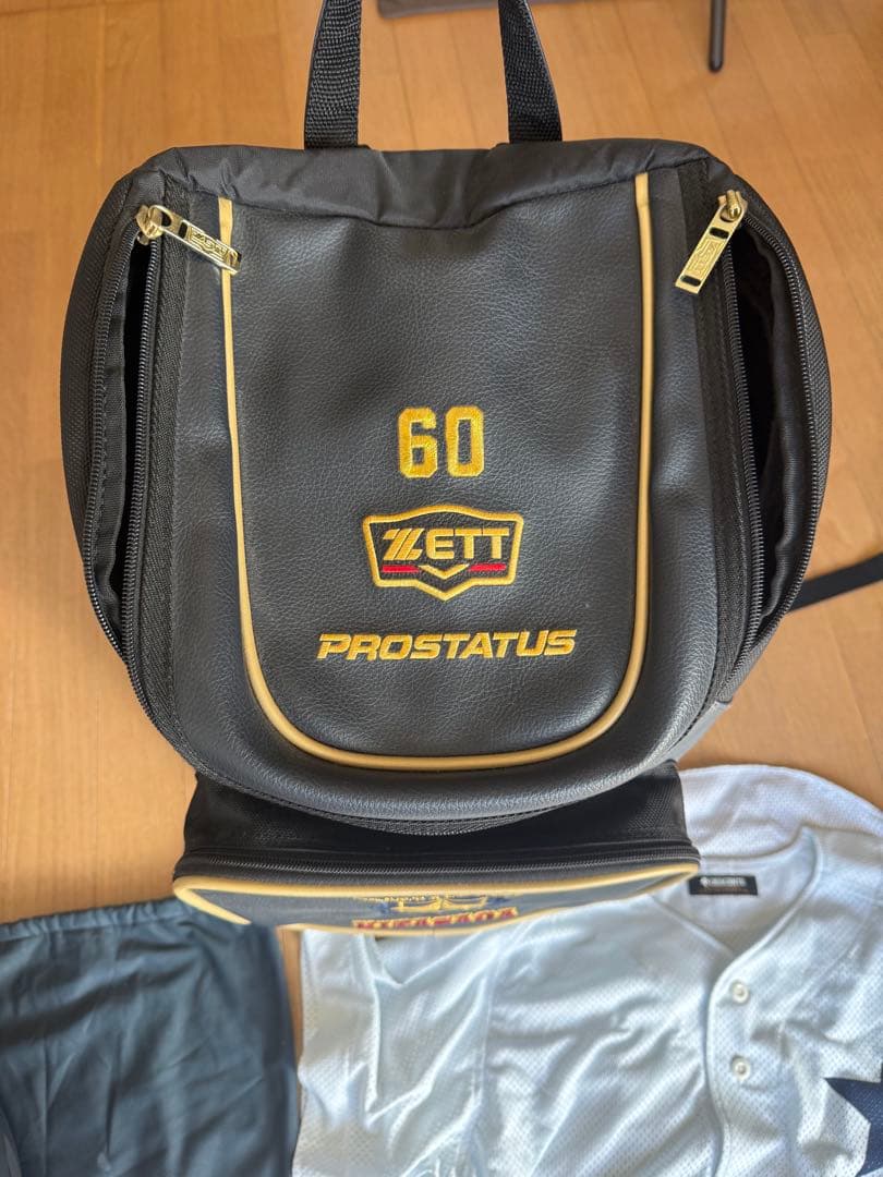 高校野球　北嵯峨高校　ヘルメット　ユニフォーム　バック　バラ売り可能