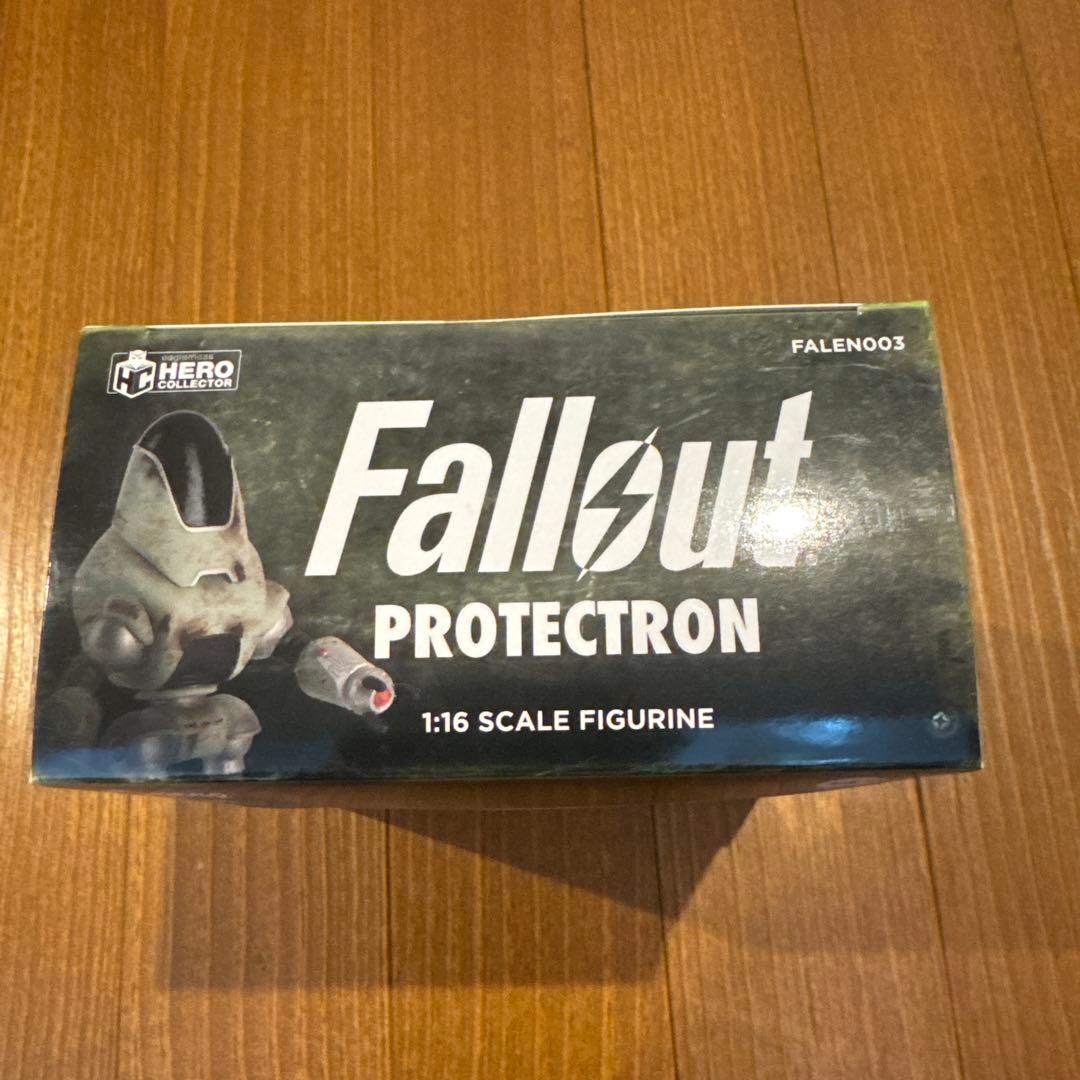 山*郎様 fallout プロテクトロン フィギュア