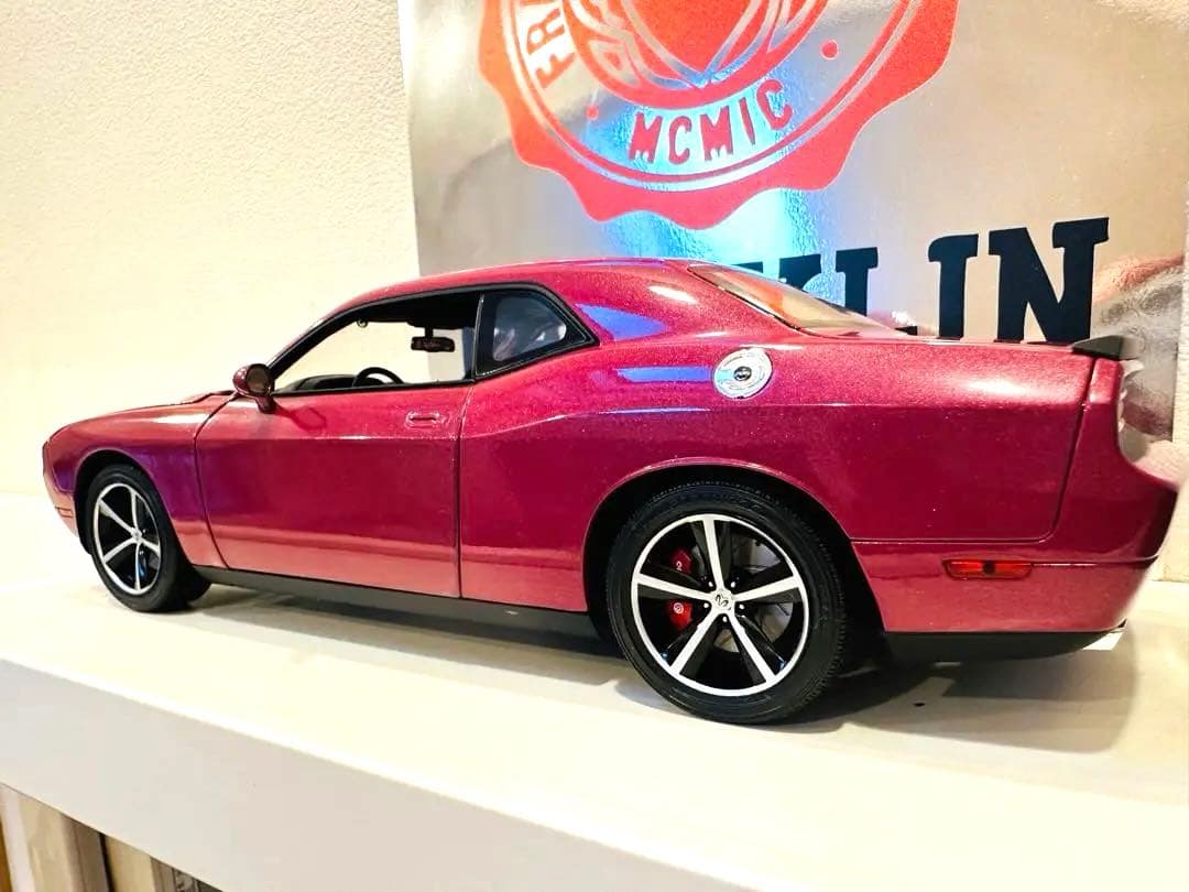 1/18 2010 ダッジチャレンジャーSRT8 ミニカー
