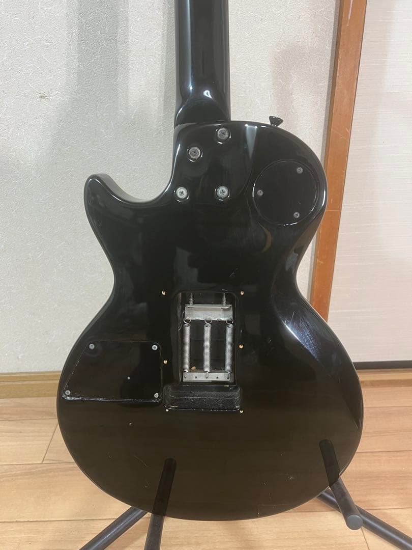 EDWARDSエドワーズプロフェッショナルギターとベース