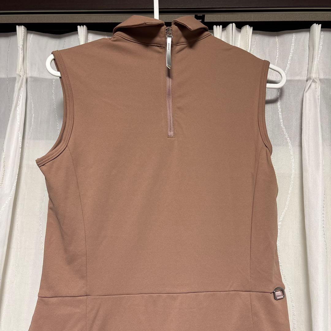 最終値下げ　Descente ノースリーブワンピース、バイザーセット