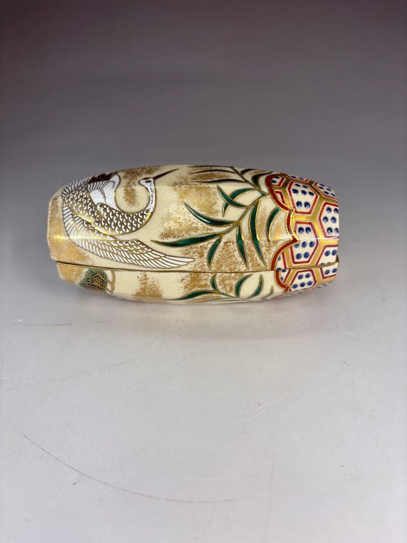 【中古品】清閑寺窯　杉田祥平造　色絵ぶりぶり香合（共箱）USED〈税込•送料込〉