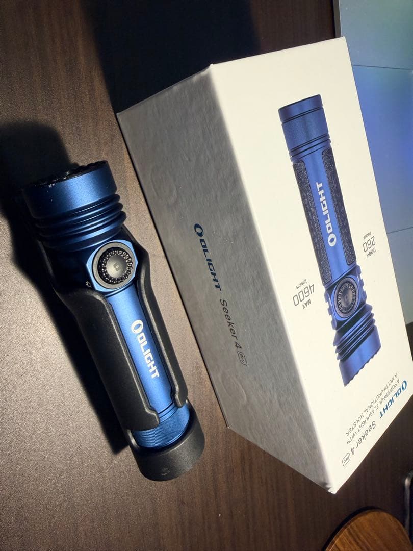Olight Seekers 4 Pro青色 懐中電灯 4600ルーメン