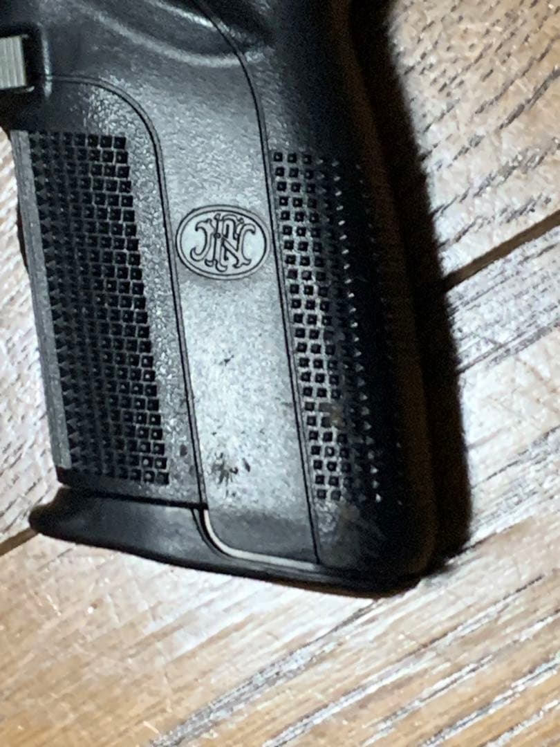 東京マルイ　FNファイブセブン　ガスブローバック　ホルスター付き