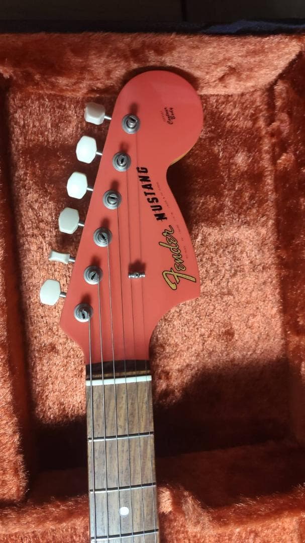 ギター Fender Char Mustang Zicca Limited Model