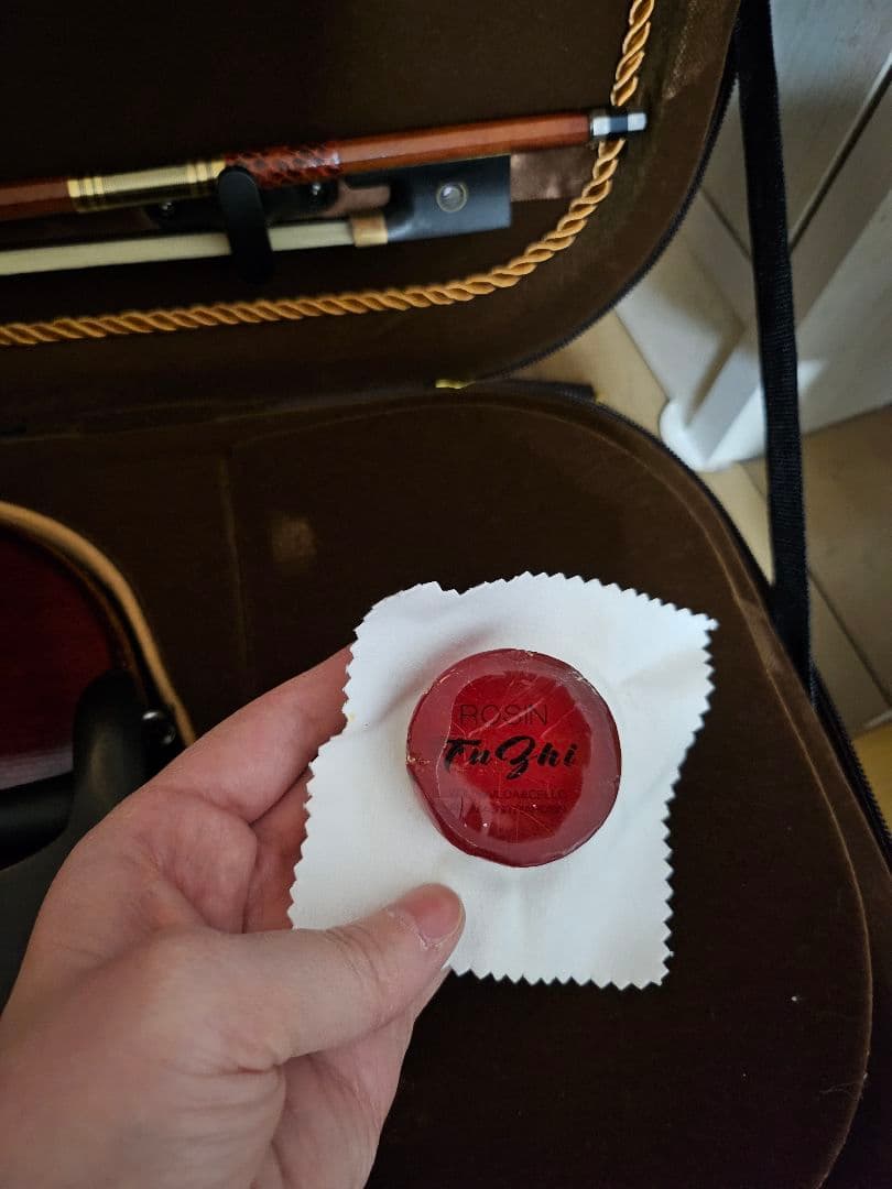 ベッラアルモニア ヴァイオリン本体とケース、弓、肩当て付き