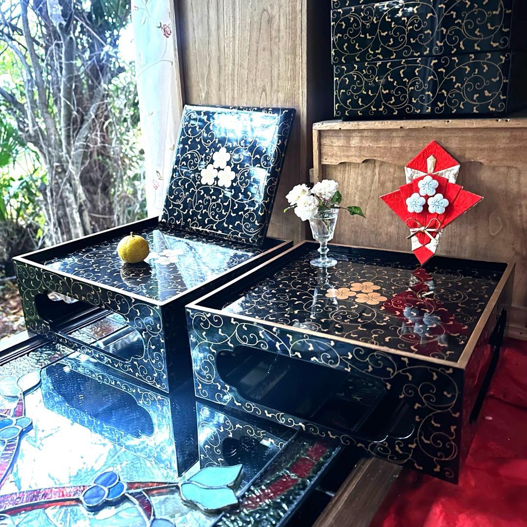 2141様感謝‼️JAPAN蒔絵唐草三梅内朱五段重二枚蓋➕重台ニ客揃桐箱