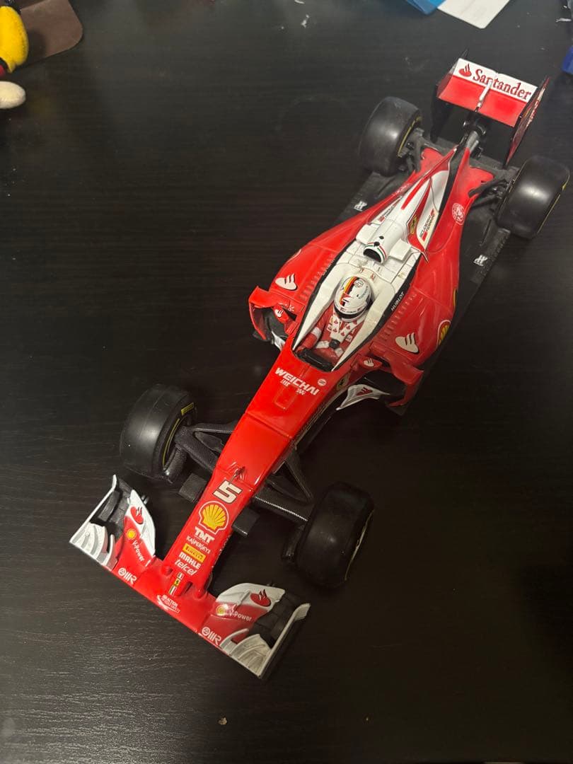 Ferrari F1 2017 1/18スケールモデル　Bburago