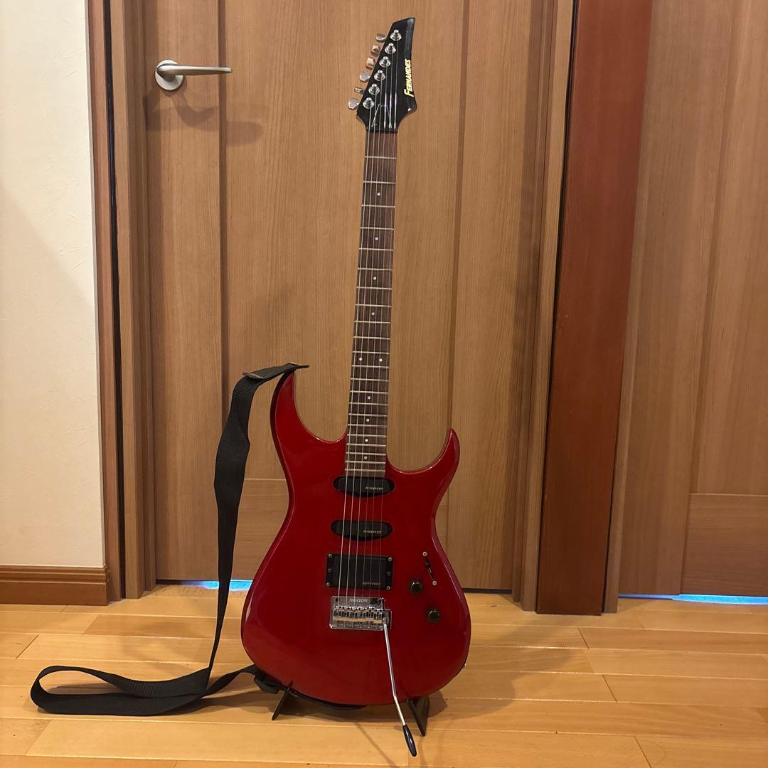 FERNANDES ストラトタイプ（SSH） アーム・ストラップ付、新品弦張替済