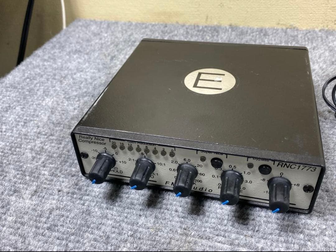 1218* FMR AUDIO RNC1773E コンプレッサー