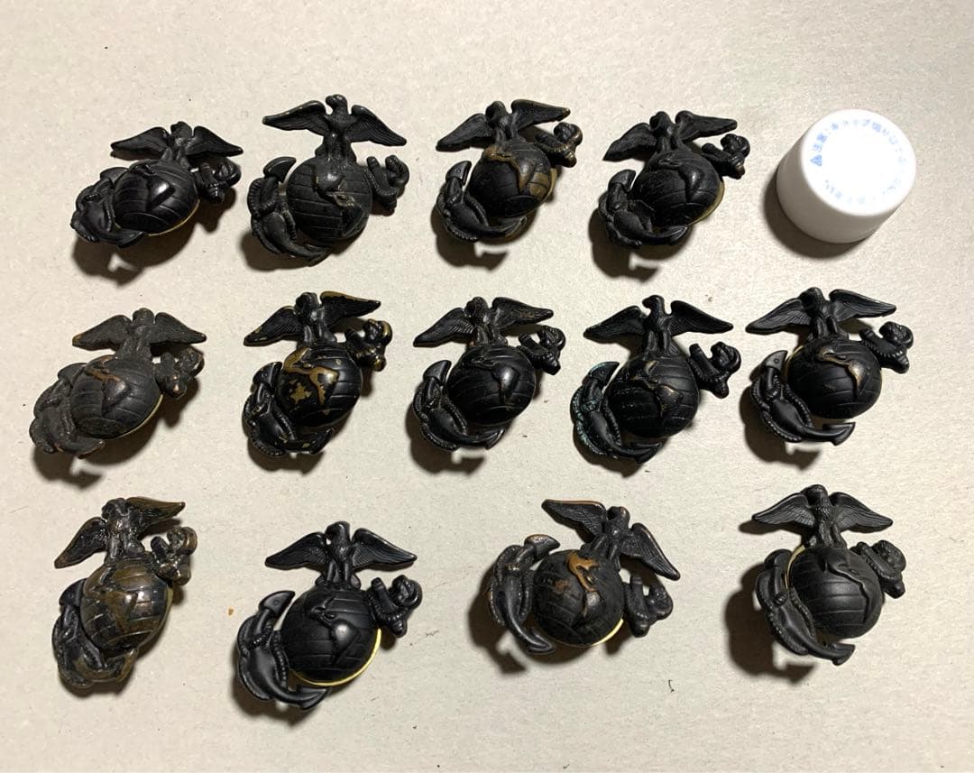 アンティークUSMCビンテージアメリカ海兵隊NAVY 帽章襟章バッチ帽章34個