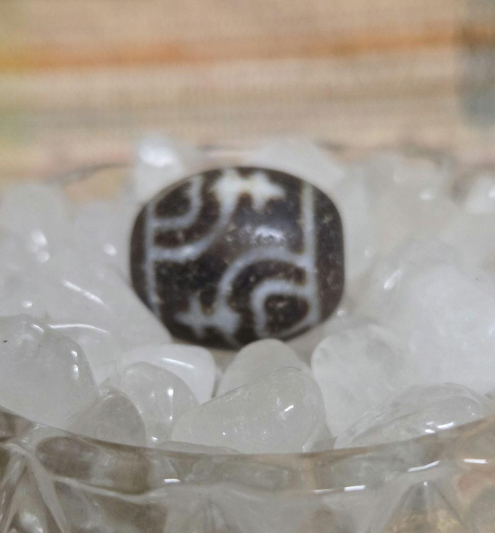 053　天珠　楕円形　長壽寶瓶蓮花天珠　dzibeads！