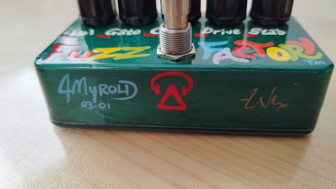 Fuzz Factory ギターエフェクター