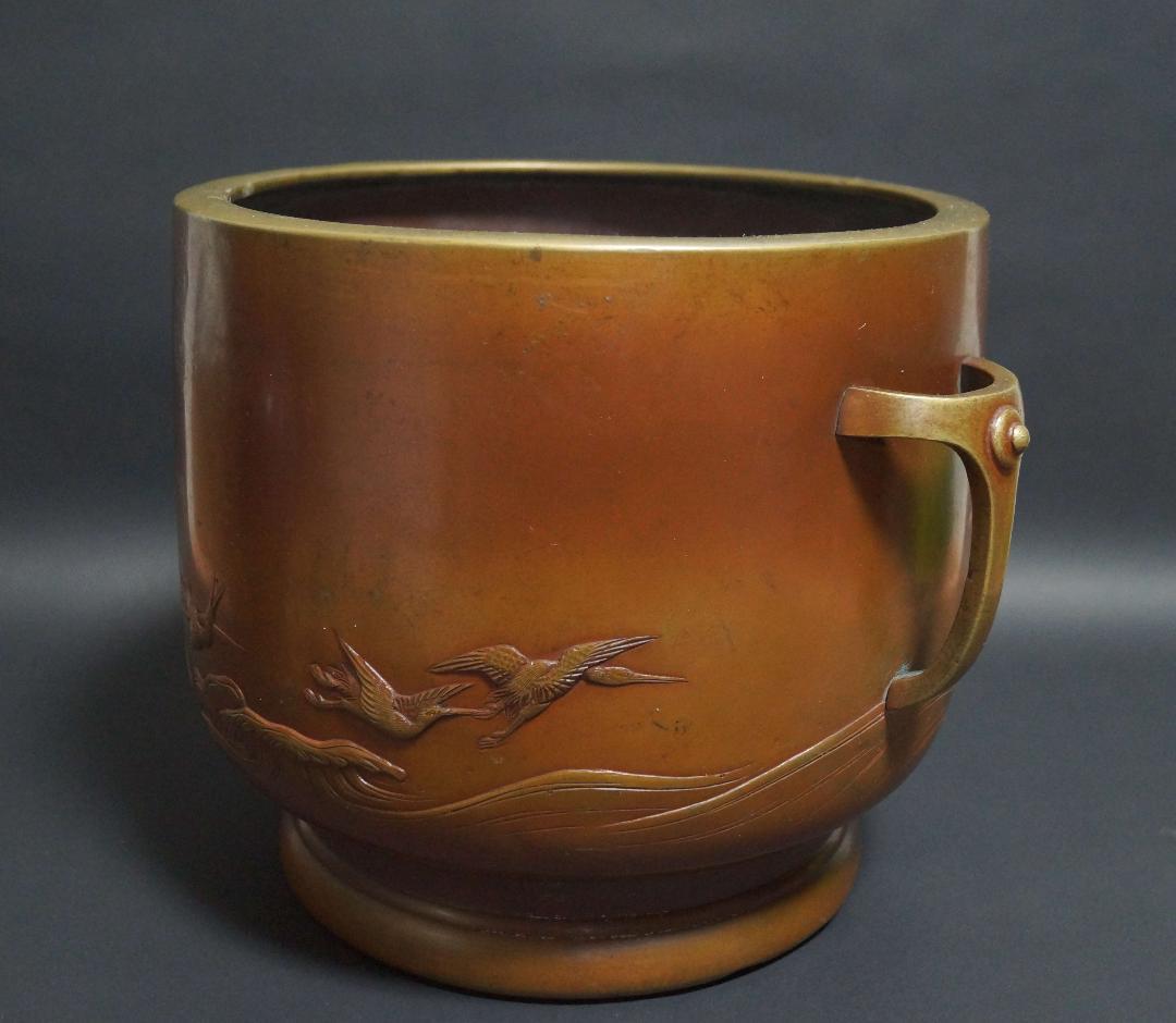 宣徳銅 金工細工浮き彫り『千鳥水模様』 火鉢 香炉 煎茶瓶掛 重さ3.9ｋg