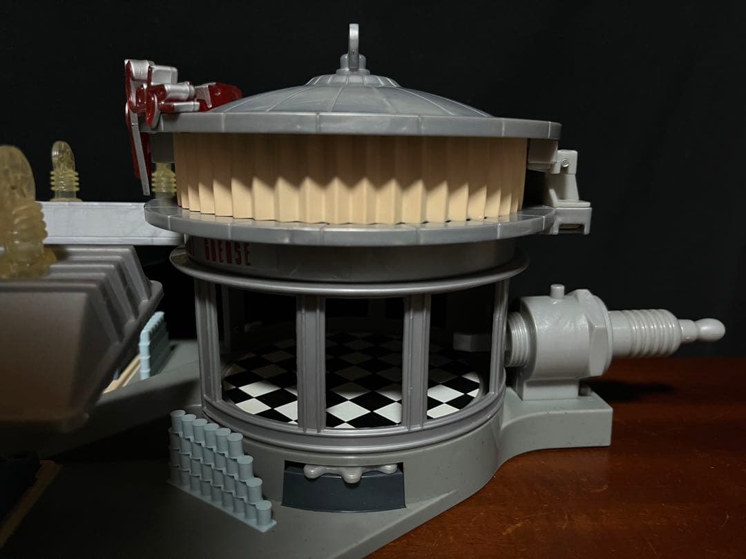 カーズ フロー V8 カフェ