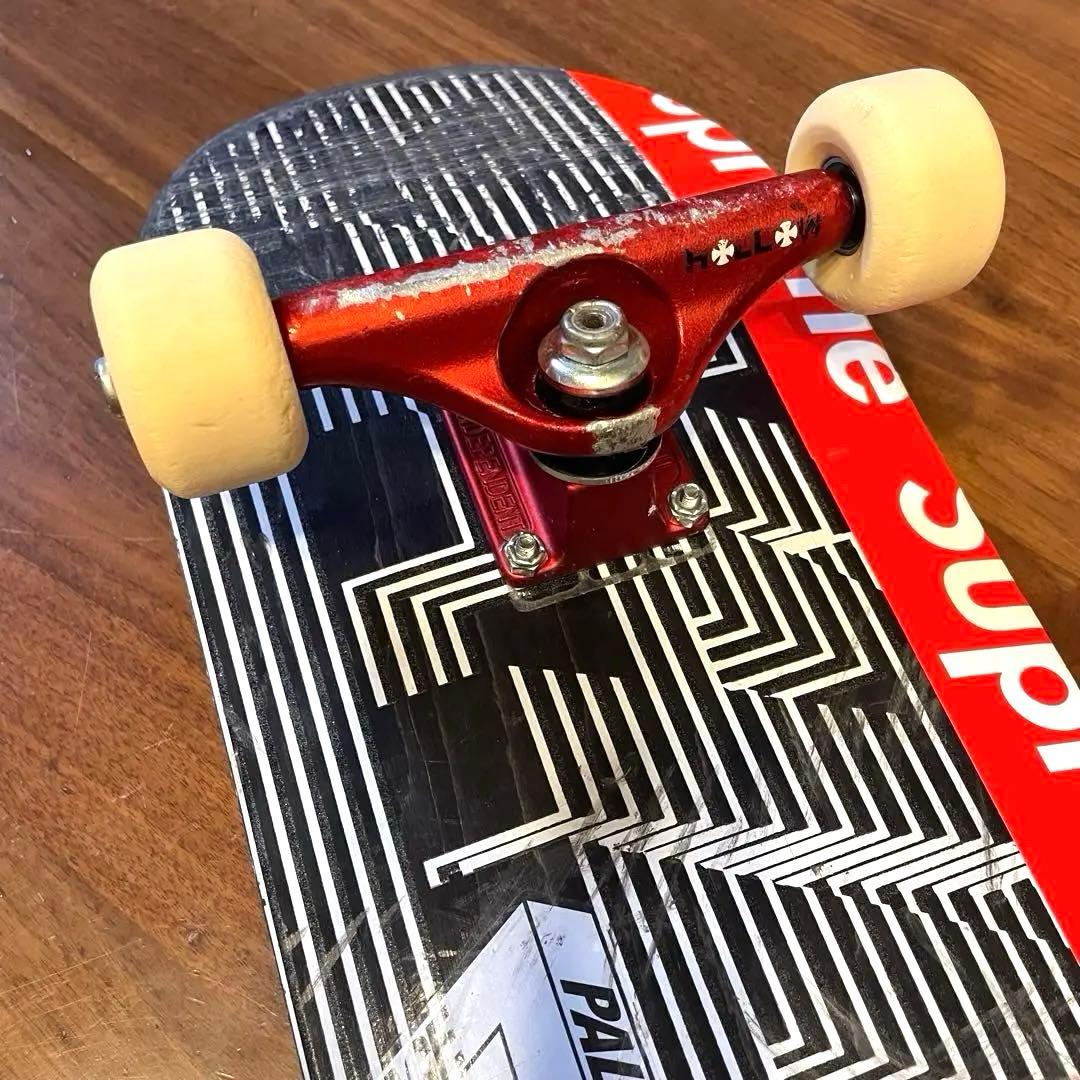 パレス　スケートボード　スケボー　コンプリート　インディペンデント　ボーンズ