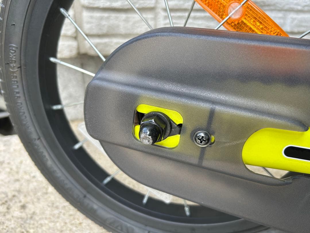 ストライダー14インチ ライムグリーン